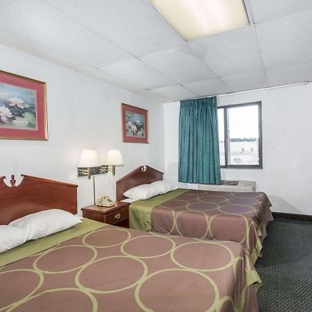 Super 8 by Wyndham Pompano Beach Exterior foto